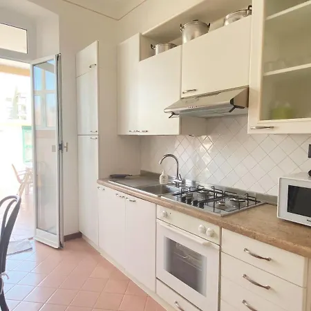 Quadrilocale Con Terrazzo A Sestri Levante * セストリ・レヴァンテ