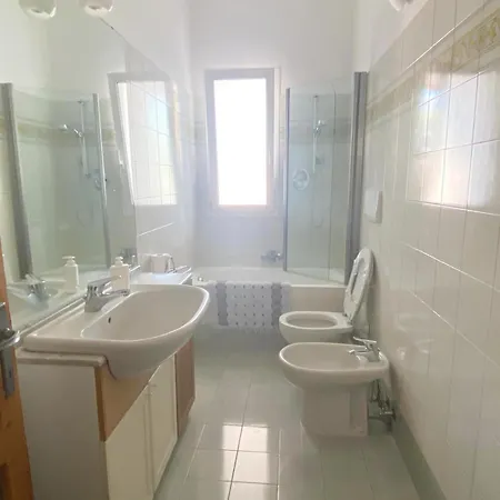 Quadrilocale Con Terrazzo A Sestri Levante アパート セストリ・レヴァンテ